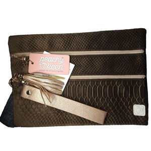 NWT Peachy Keen "The Versi Bag" Clutch